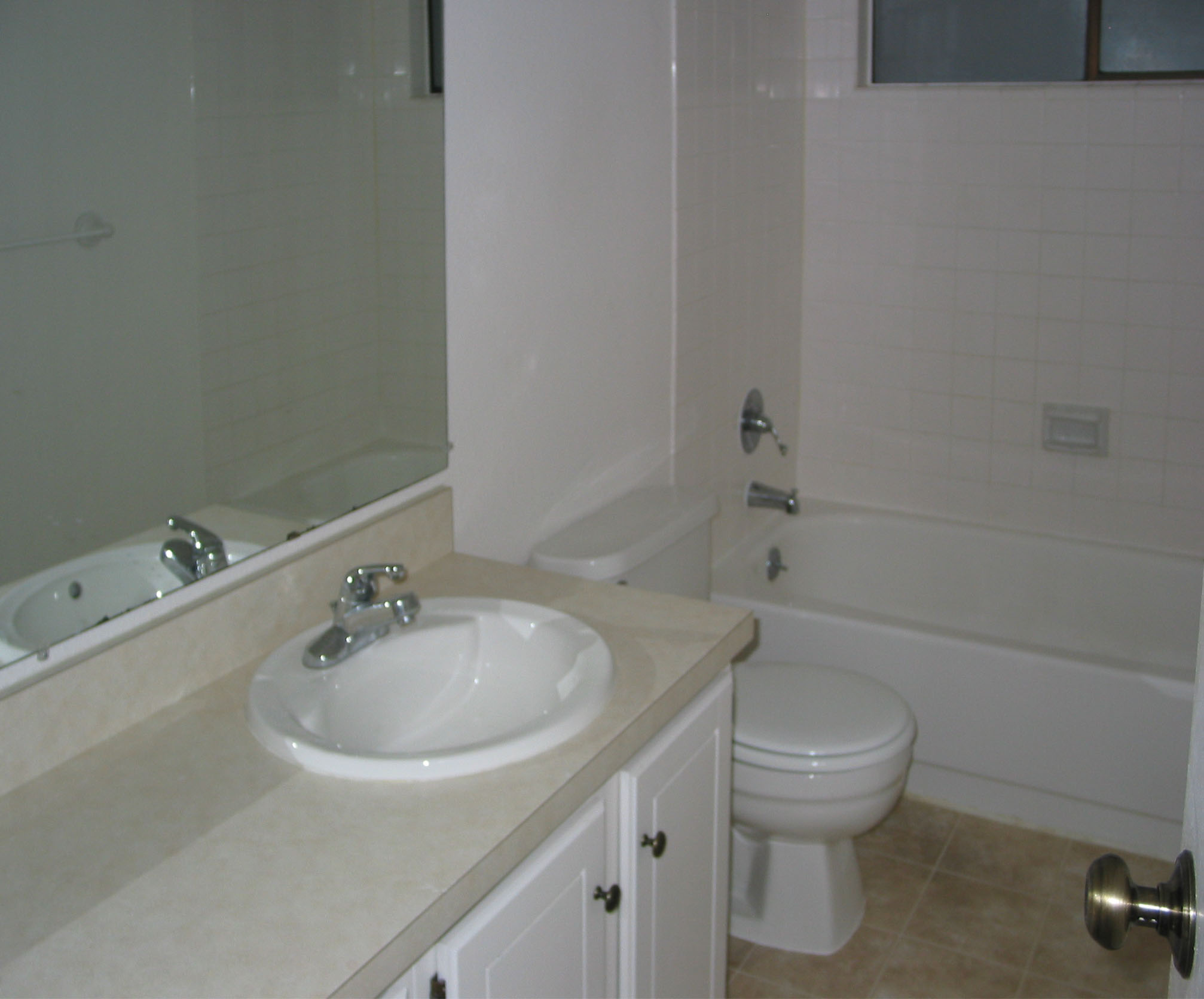 REdmond Estates hall bath